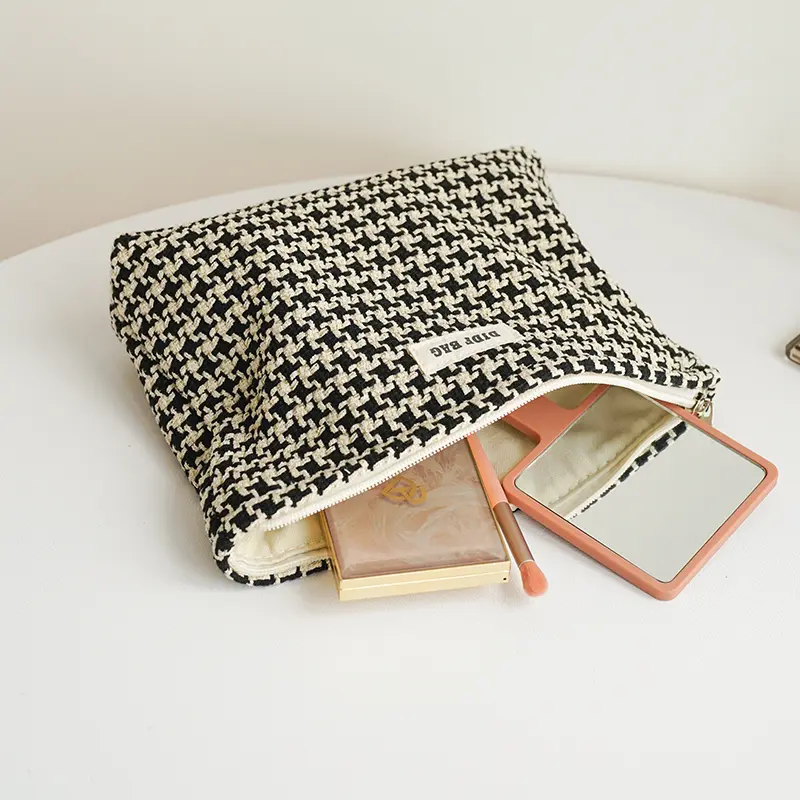 DJDF Women's Cosmetic Bag Black & White Houndstooth Skincare Products Large Capacity Storage Bag Portable Travel Toiletry Bag