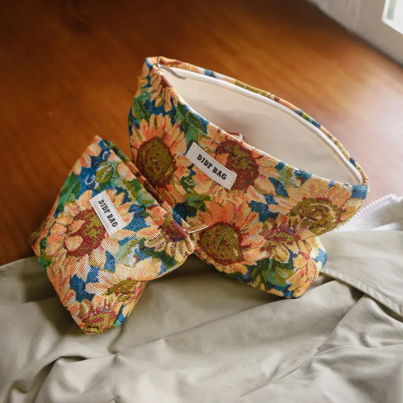 Oil Painting Style Sunflower Women's Makeup Bag Cosmetics Lipstick Storage Bag Portable Toiletry Bag Commuter Clutch Zipper