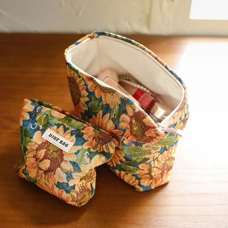 Oil Painting Style Sunflower Women's Makeup Bag Cosmetics Lipstick Storage Bag Portable Toiletry Bag Commuter Clutch Zipper