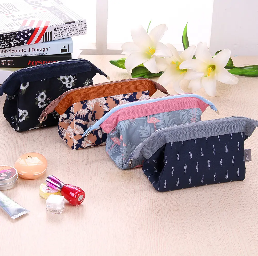 Women's makeup bag flamingo travel essentials toiletry storage bag portable Cosmetic Bag large capacity organizer storage bag