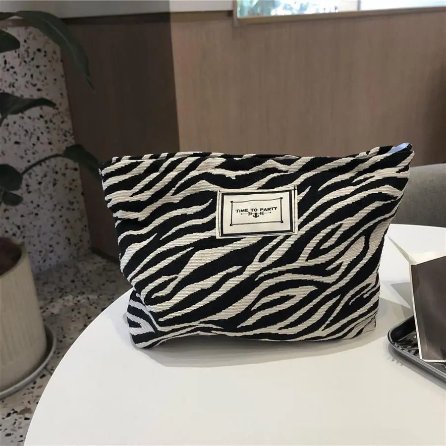 Corduroy Retro Leopard Pattern Makeup Bag Lipstick Hand in Hand with Bag Carry Washing and Storage Bag for Women