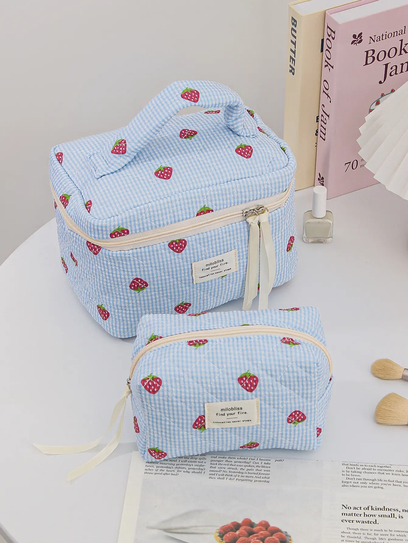 1pc/set Strawberry Quilted Makeup Bag, Travel Makeup Bag, Toiletry Makeup Bag, Portable Makeup Bag, Lightweight  Storage Bag