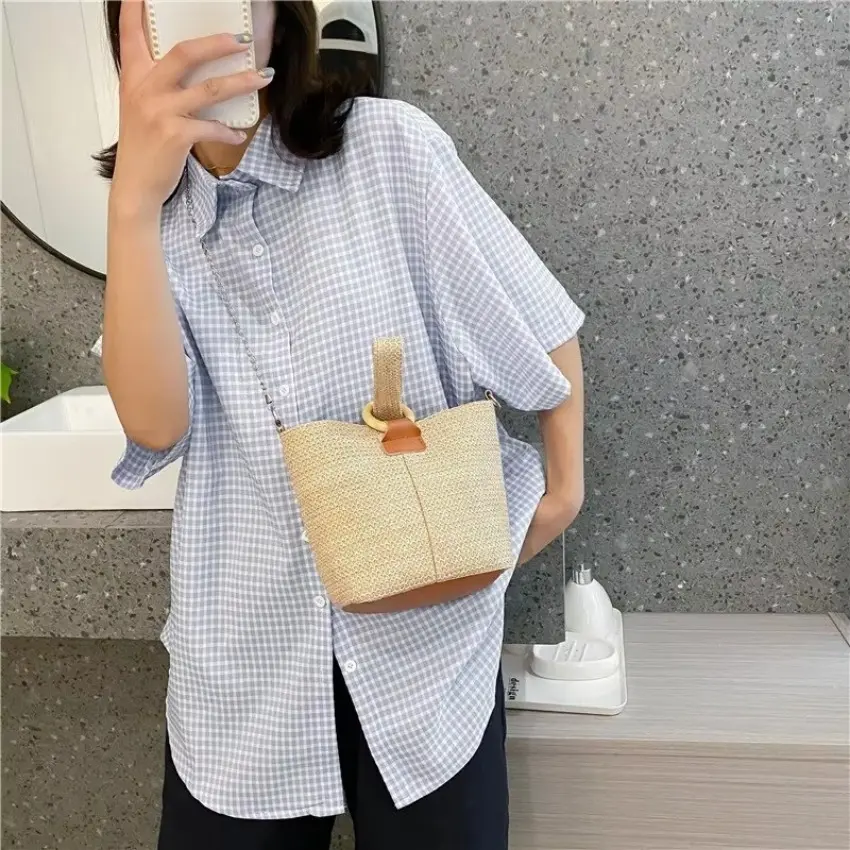 NEW 1 Pcs Women's Handheld One Shoulder Diagonal Straddle Bag Summer New Fashion Versatile PP Woven Chain Bucket Bag