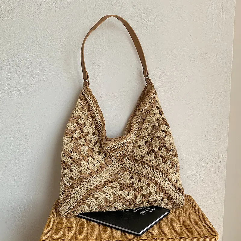 Popular Women's Woven Straw Shoulder Bag Medium Size Handbag With Handle For Beach Vacation
