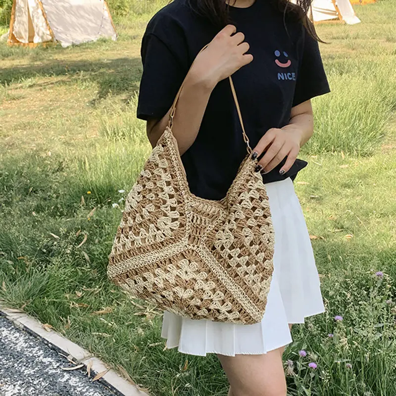 Popular Women's Woven Straw Shoulder Bag Medium Size Handbag With Handle For Beach Vacation