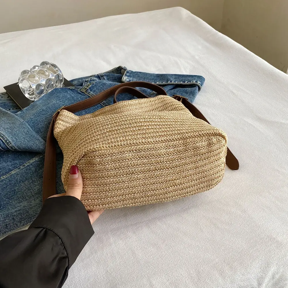 Handmade Braid Straw Bag Large Capacity Summer Beach Shoulder Bag Women Girls Fashion Handbag Rattan Woven Tote Bag for Ladies