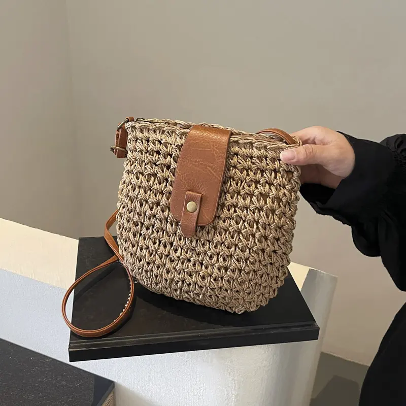 New Summer Shoulder Bag Grass Woven Crossbody Basg for Women Bohemian Beach Simple Designer Small Purses and Handbags 2024