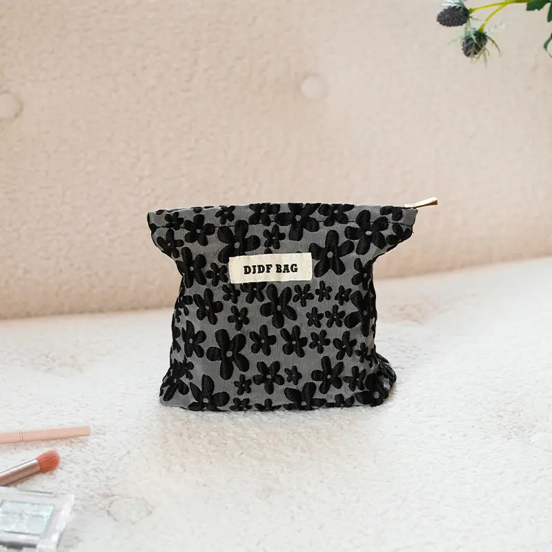 Black Floral Ladies Cosmetic Bag Portable Small Cosmetic Lipstick Storage Bag Simple Coin Purse Liner Bag Card Holder