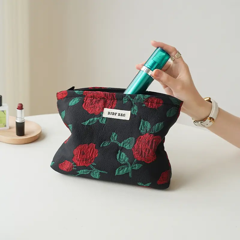 Red Rose Women's Cosmetic Bag, Large Capacity Cosmetics and Skincare Products Storage Bag, Travel Amenity Bag, Easy Clutch