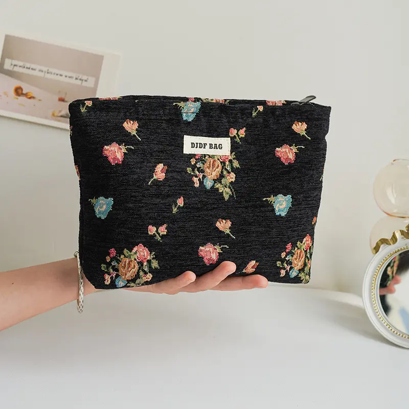 DJDF Women's Cosmetic Bag Vintage Black Background Flower Skincare Product Storage Bag Portable Travel Toiletry Bag Coin Purse