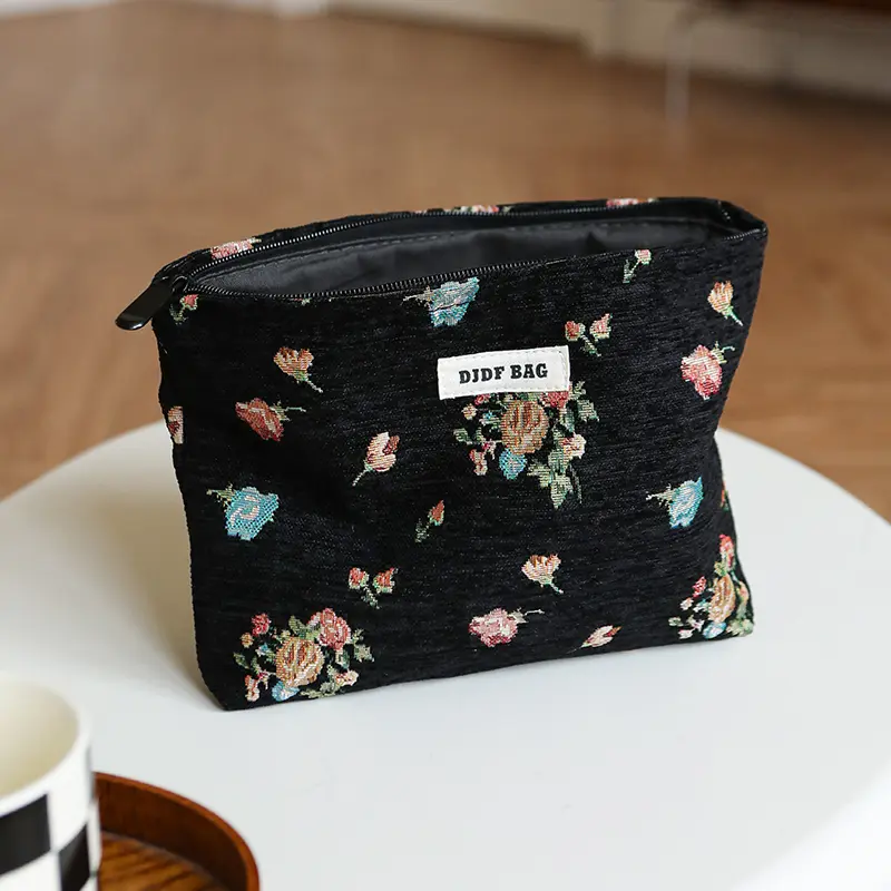 DJDF Women's Cosmetic Bag Vintage Black Background Flower Skincare Product Storage Bag Portable Travel Toiletry Bag Coin Purse