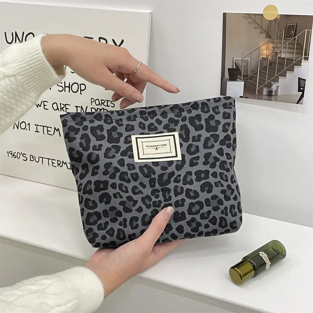 Fashion Leopard Print Women's Cosmetic Bags Portable Simple Ladies Makeup Case Handbags Outdoor Travel Female Wash Storage Bag