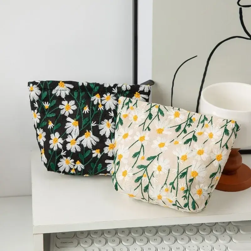Embroidered Daisy Flower Floral Cosmetic Bag Portable Travel Carry on Makeup Bag Skin Care Toilet Bag Gift Women