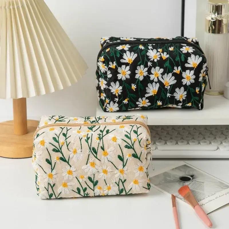 Embroidered Daisy Flower Floral Cosmetic Bag Portable Travel Carry on Makeup Bag Skin Care Toilet Bag Gift Women
