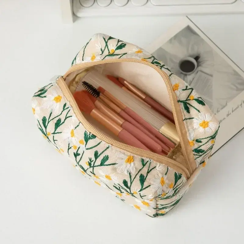 Embroidered Daisy Flower Floral Cosmetic Bag Portable Travel Carry on Makeup Bag Skin Care Toilet Bag Gift Women