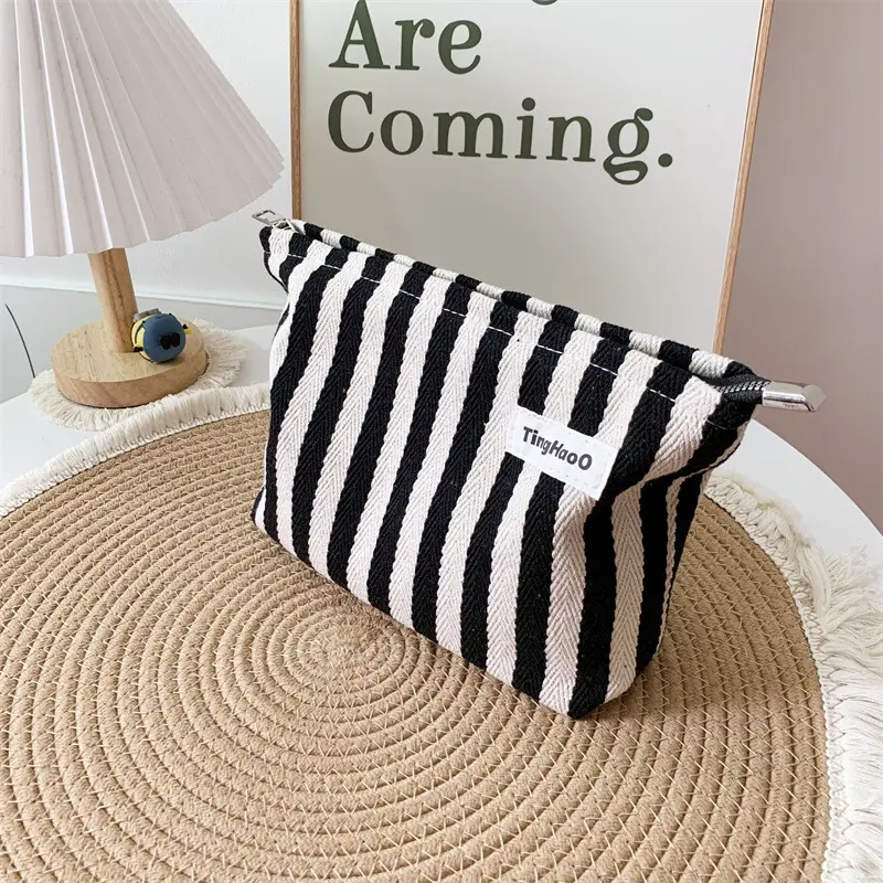 Fabric Makeup Bag Large Capacity Striped Portable Carry-On Bag Zipper Small Square Bag Simple And Versatile