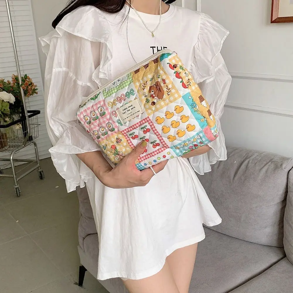 Korean Quilted Flower Makeup Bag Women Portable Toilet Bag Female Nappy Handbags Diaper Floral Organizer Storage Cosmetics Pouch
