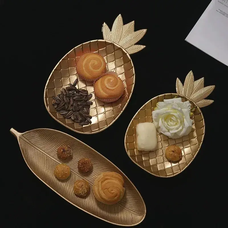 Nordic Decorative Tray Gold Leaf Shape Serving Tray Jewelry Pallet Fruit Snack Dish Table Decoration Storage Organizer