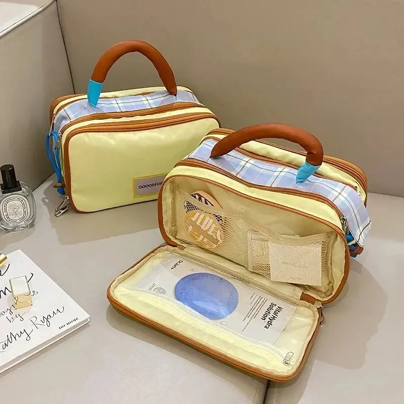Makeup Bag With High-end Contrast Color Hand-held Makeup Bag Large Capacity Oxford Cloth Toiletry Bag Cosmetic Toiletry Bag