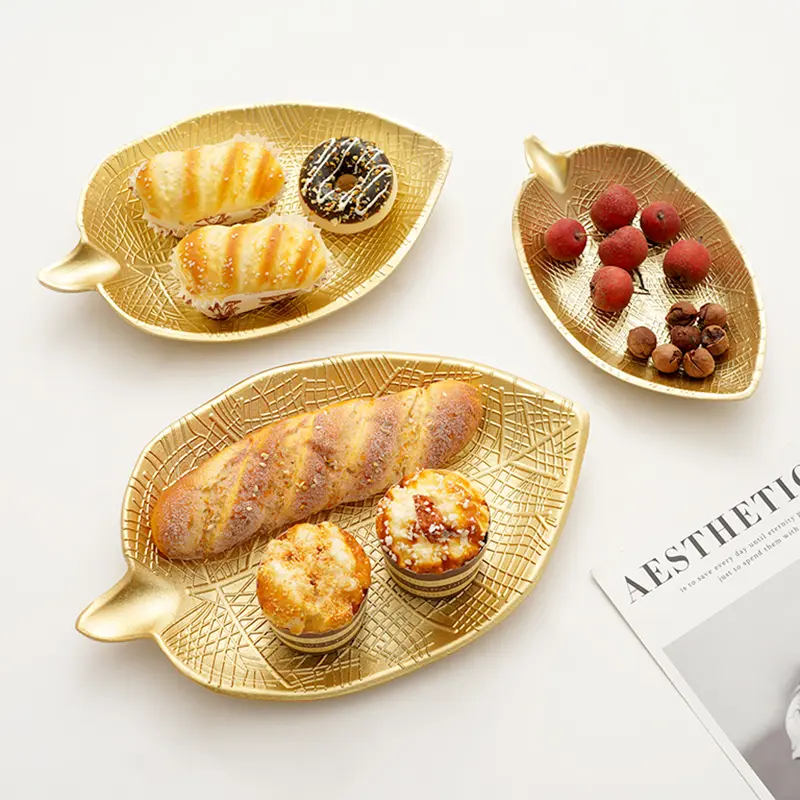 Nordic Decorative Tray Gold Leaf Shape Serving Tray Jewelry Pallet Fruit Snack Dish Table Decoration Storage Organizer