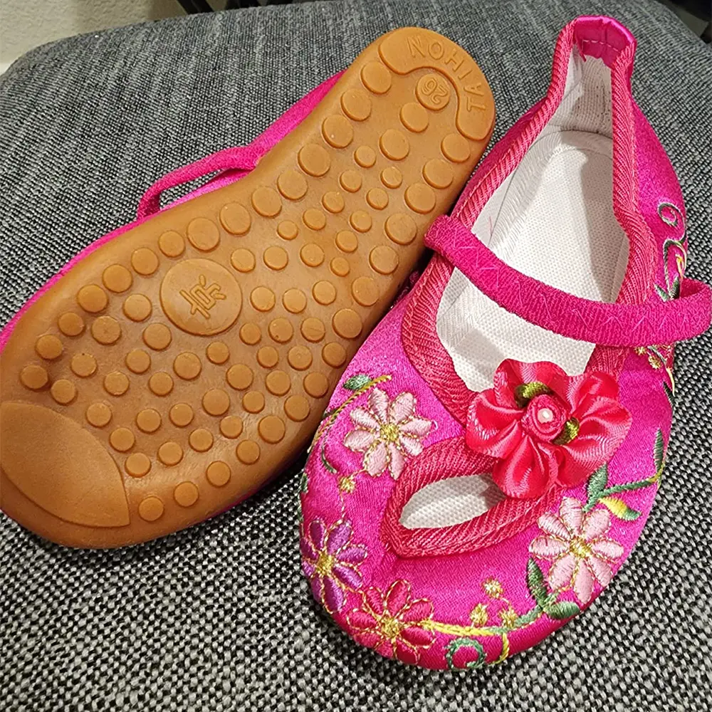 Chinese-style embroidery Shoes for Girls Costume Cosplay Dress Up Embroidery Performance stage Ballet Shoes