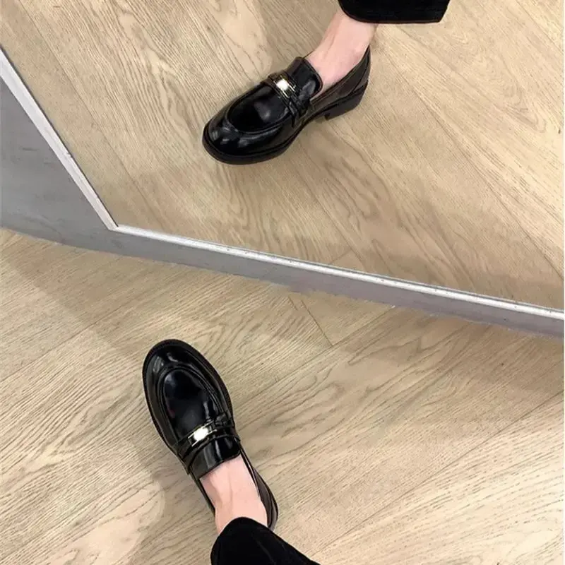 Spring New Women's Genuine Leather Shoes British Style Black Casual Shoes Banquet Office Wear Stylish Metal Design Loafers