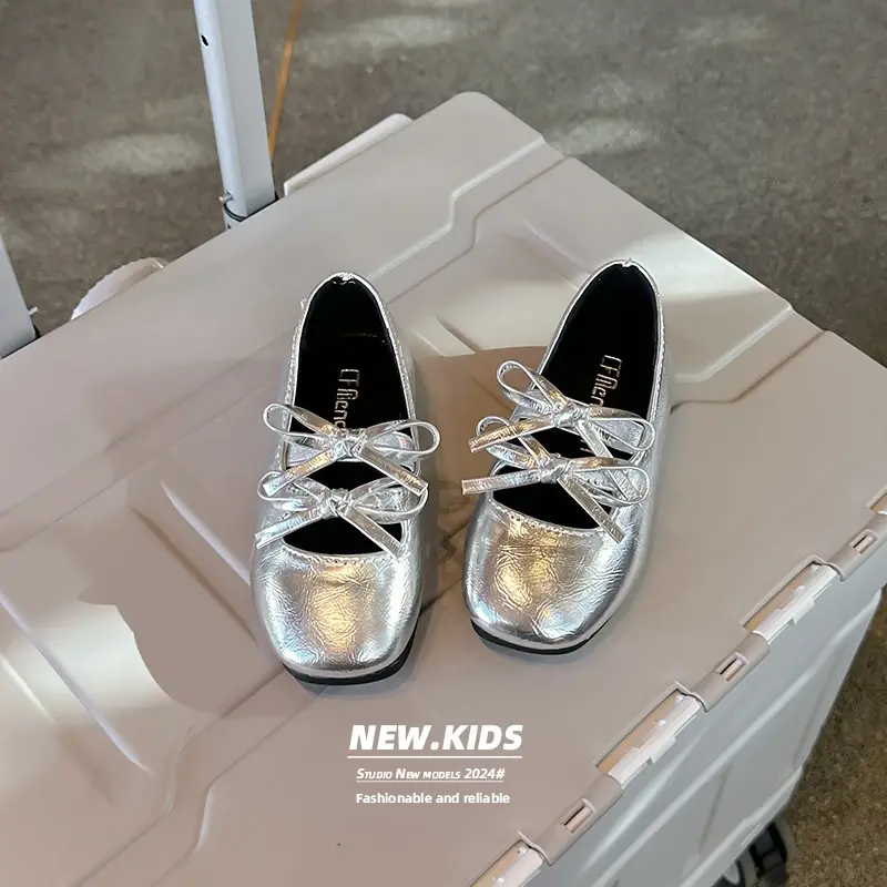 Double Bow Girls Leather Shoes with Anti Slip Soft Sole Spring Autumn Outdoor Girls PU Casual Leather Shoes Sandalias De Mujer
