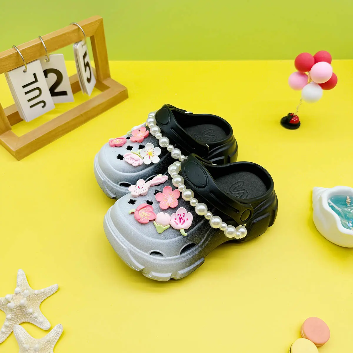 New Style Pearl Chain Cherry Blossom Fashion Versatile Clogs Soft Sole Non-Slip Toe Sandals Boys and Girls Family Slippers 606