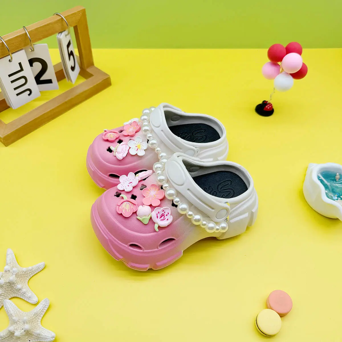 New Style Pearl Chain Cherry Blossom Fashion Versatile Clogs Soft Sole Non-Slip Toe Sandals Boys and Girls Family Slippers 606