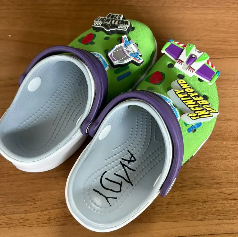 Hot Sale Children Disney Hole Sandals Slippers Buzz Lightyear Sandals Cute Eva Anime Home Beach Ankle-Wrap Breathable Shoes Gift