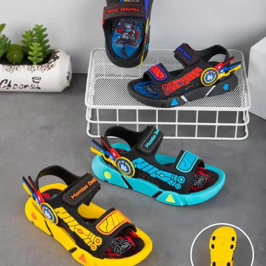Boys' Sandals 2025 New Summer Lightweight Wear resistant Soft Bottom Little Boys' Beach Shoes Children's Shoes