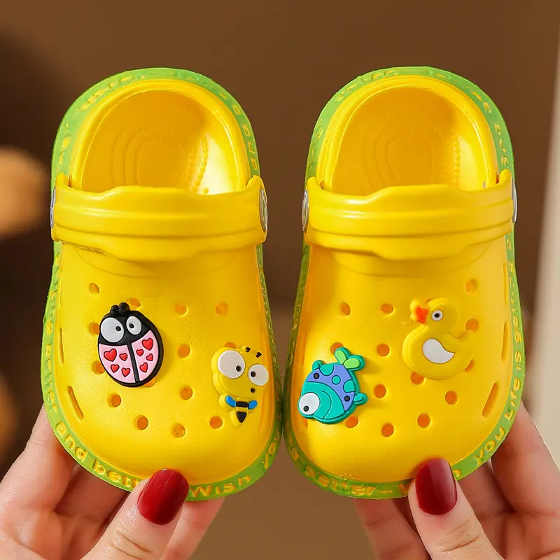 Flip Flops Children's  for Girls in Summer Indoor Soft Soled Anti Slip Cartoon Toe Hole Shoes for Small and Medium-sized Babies