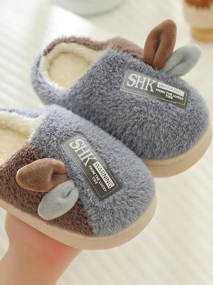 Boys' cotton slippers autumn and winter girls' parent-child shoes indoor plush anti slip cute children's woolen slippers