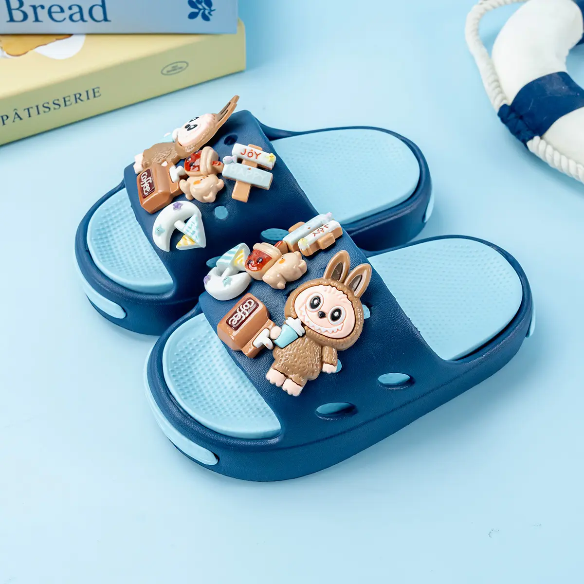 New Popular Cartoon Coffee Versatile Eva Slippers for Boys and Girls, Fashionable Double Soft-Soled Non-Slip Sandals 831