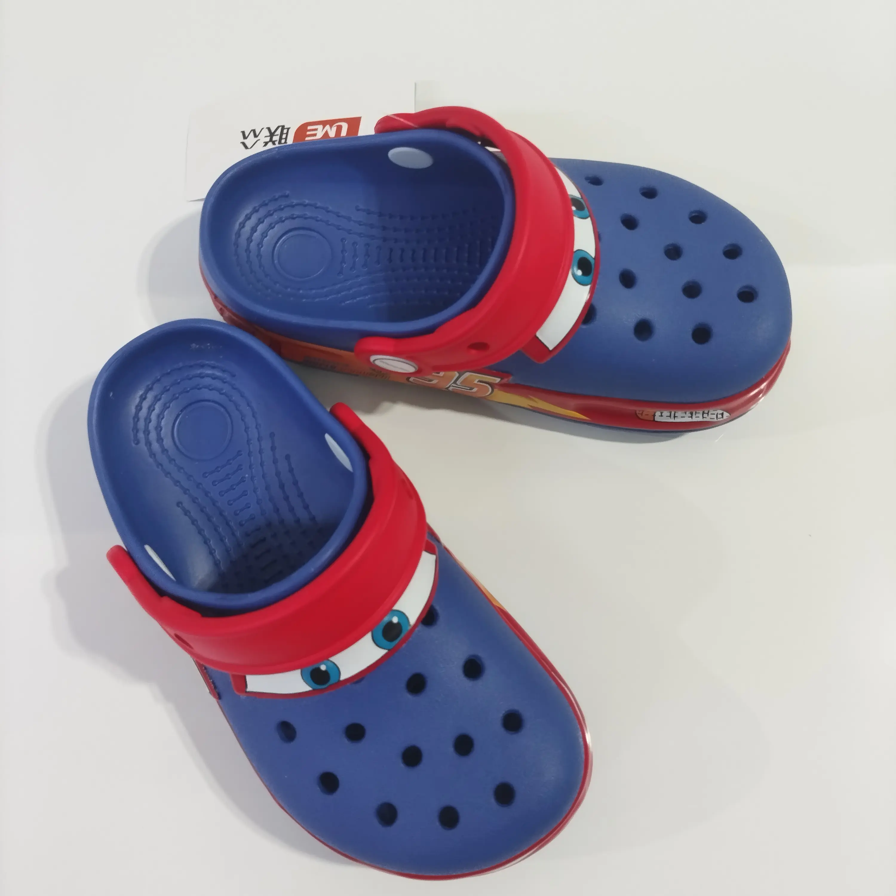 Disney Lightning Mcqueen Slippers With LED Light Outdoor Sandals Casual Breathable For Boys Girls Adult Non-Slip Beach Shoes