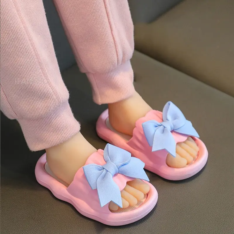 Summer New Kids Home Shoes Anti Slip Soft Sole Girls Bath Slipper Cartoon Cute Flower Bow Princess Slippers Children Beach Shoes