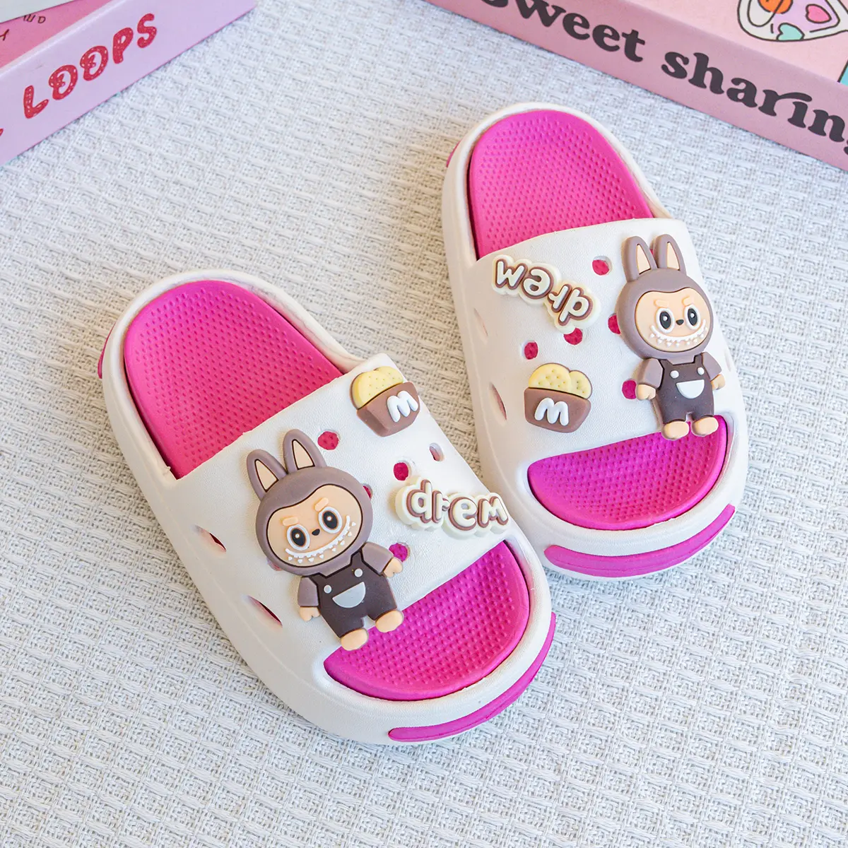 New Popular Cartoon Letters Versatile Eva Slippers for Boys and Girls, Fashionable Double Soft-Soled Non-Slip Sandals 831