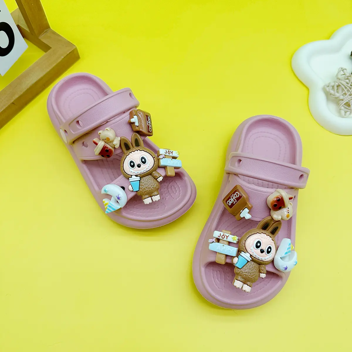 Fashion Popular Cartoon Coffee Slippers New Double Color Block Flats Bottom Boys and Girls Non-Slip Soft Bottom Sandals 811