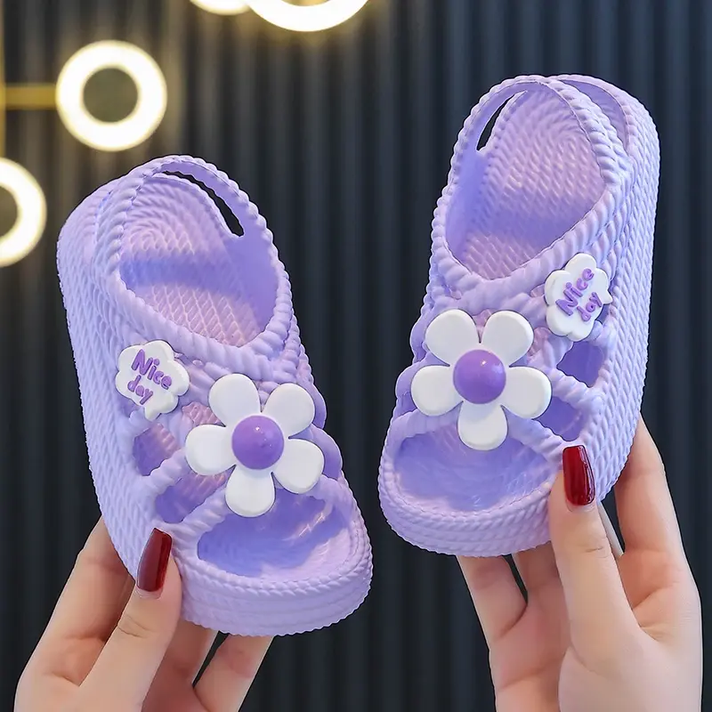 2025 New Children's Slippers Summer Girls and Boys Bathroom Home Anti slip Beach Shoes Soft Soled Baby Sandals