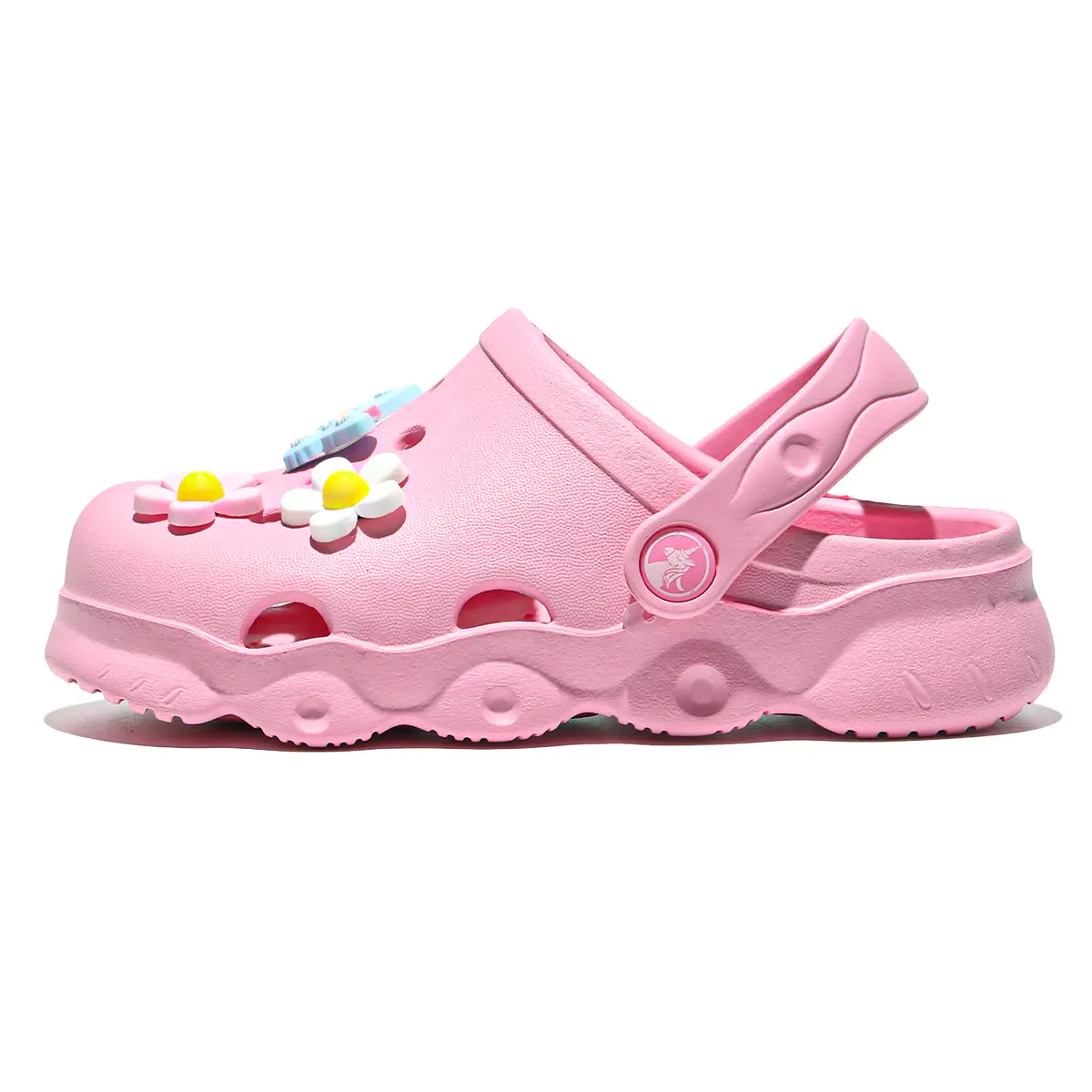 Comfortable children's slippers with thick soles, a pair of sandals suitable for outdoor play, with butterfly flower accessories