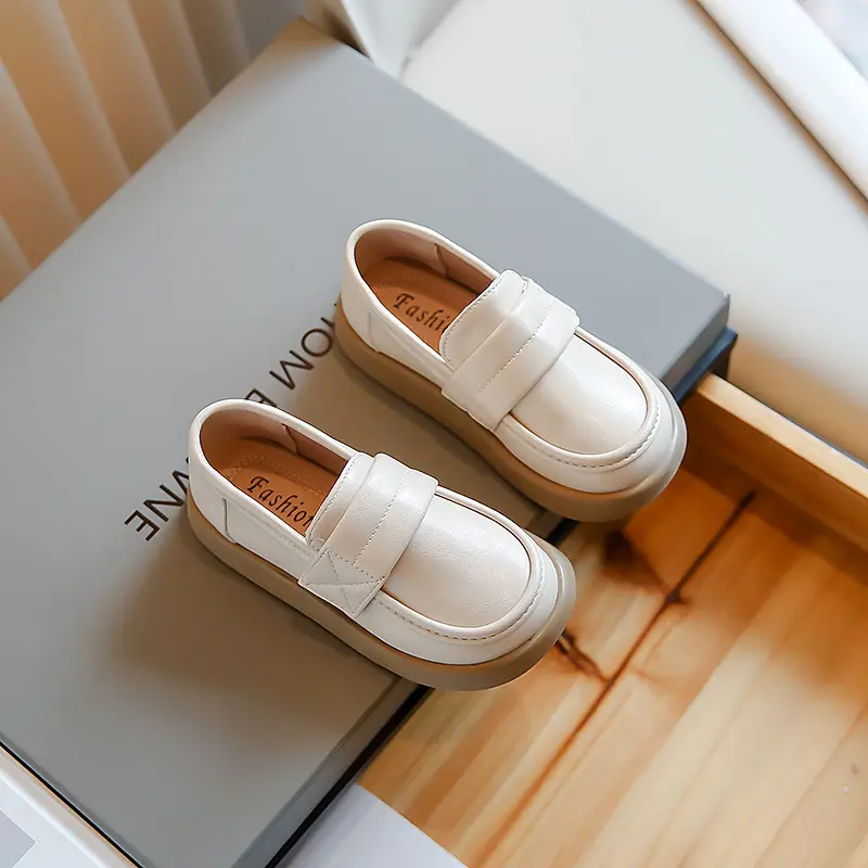 2024 Summer New Children Leather Shoes for Girls Fashionable Soft Comfortable Princess UK Style Mary Jane Elegant Dress Shoes