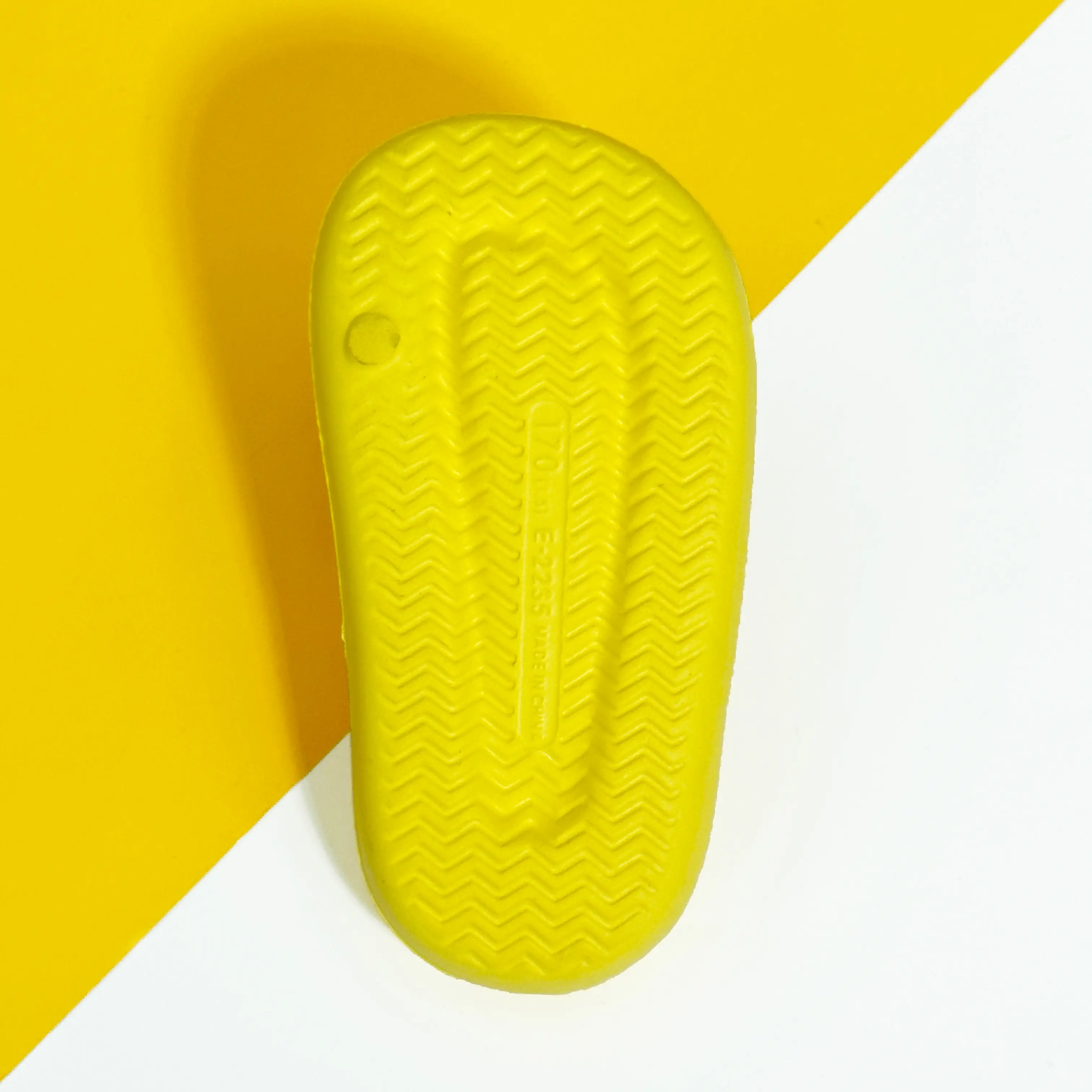 MINIONS Children's Slippers Yellow Banana Indoor Toddler Slides Boys And Girls Bathroom Non-slip Outdoor Sandals