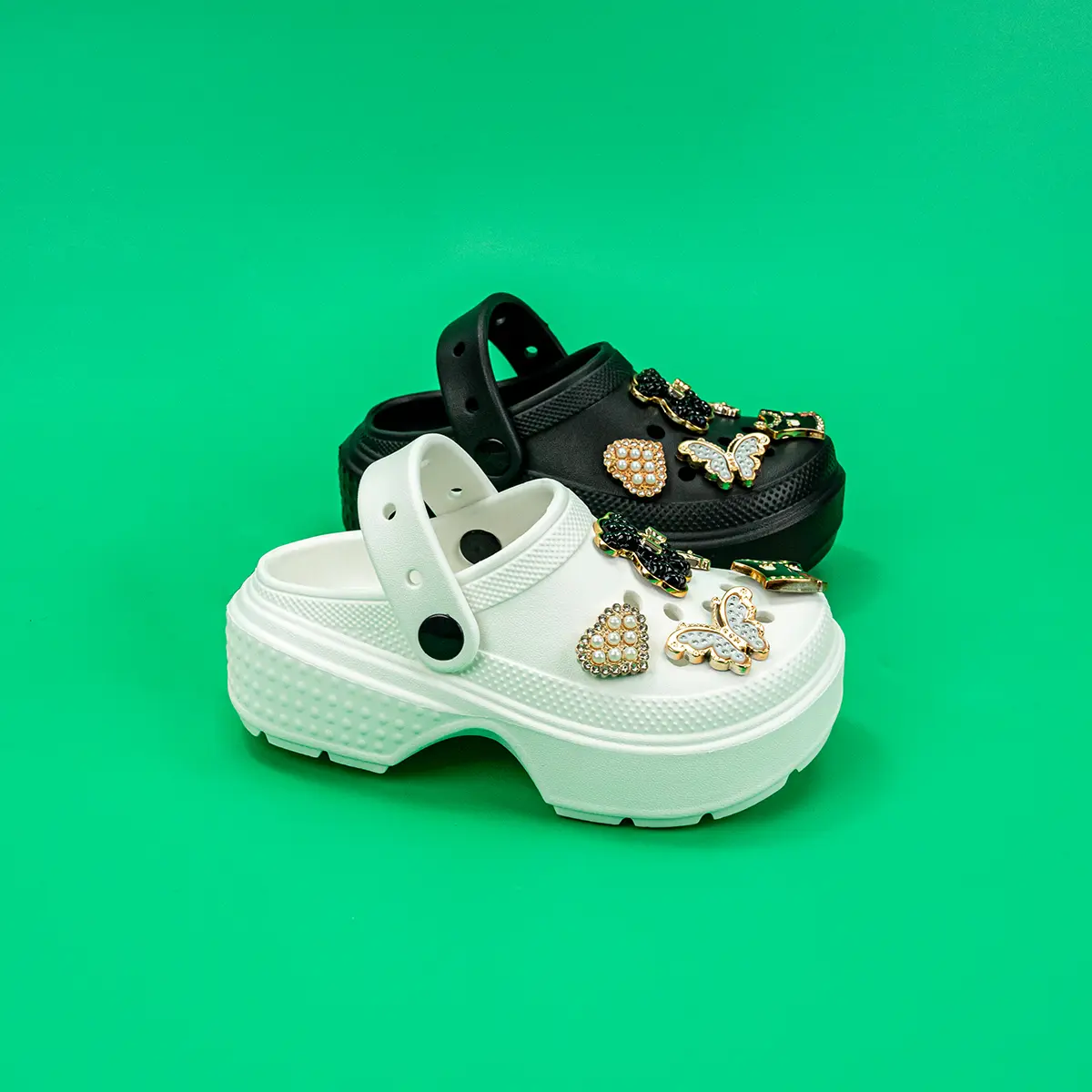New Boys and Girls Slippers Cartoon Black and White Bear Versatile Eva Hole Shoes Soft Sole Non-Slip Sandals 2310
