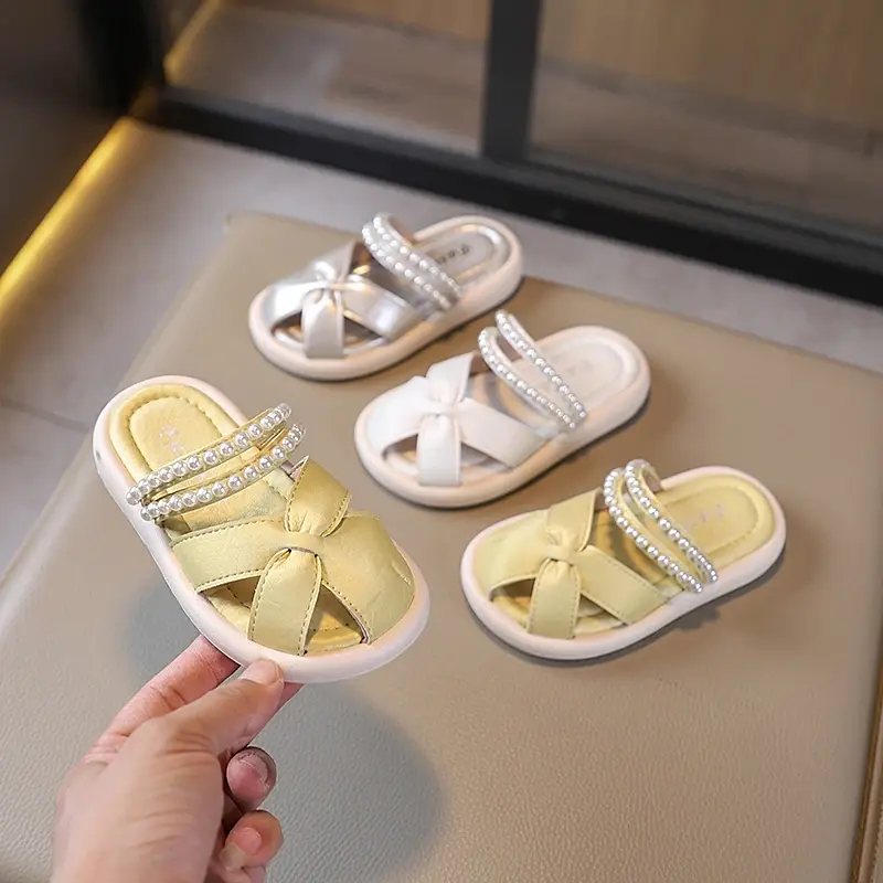 Summer Outdoor Girls Beach Slippers Elegant Fashion Kids Causal Beading Slipper for Princess Children's Hollow-out Slip-on Shoes