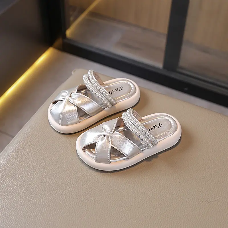 Summer Outdoor Girls Beach Slippers Elegant Fashion Kids Causal Beading Slipper for Princess Children's Hollow-out Slip-on Shoes