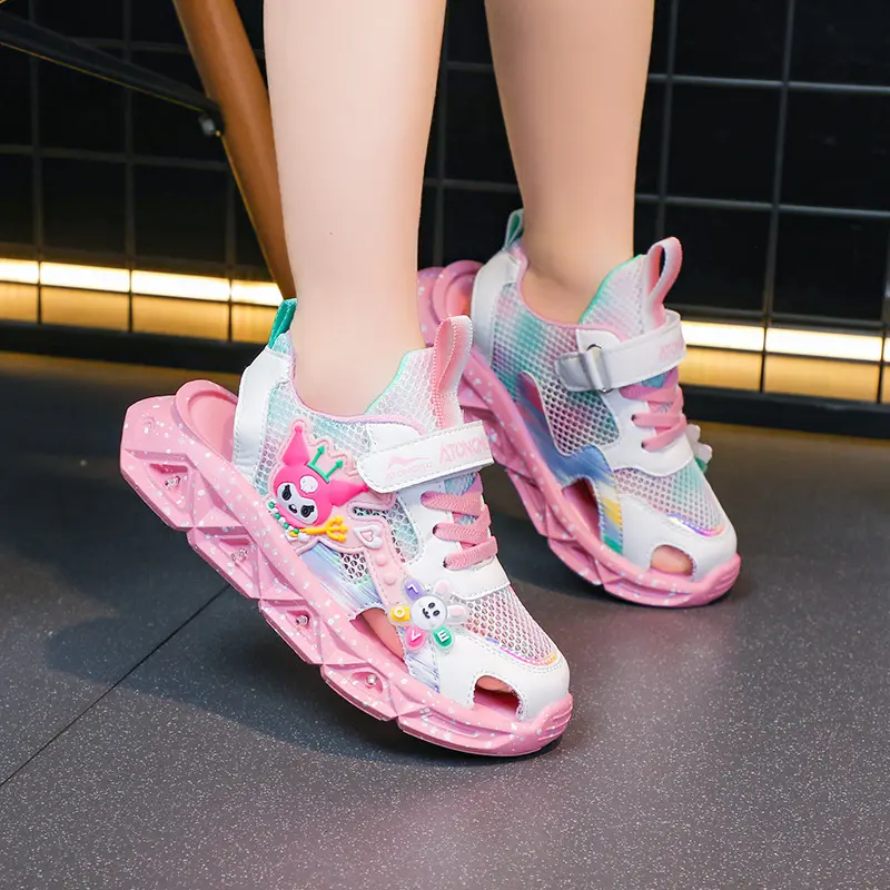Sanrio Summer Girls Fashion Kuromi Led Light Up Luminous Sports Sandals Kids Non-slip Outdoor Sandals Toddler Shoes