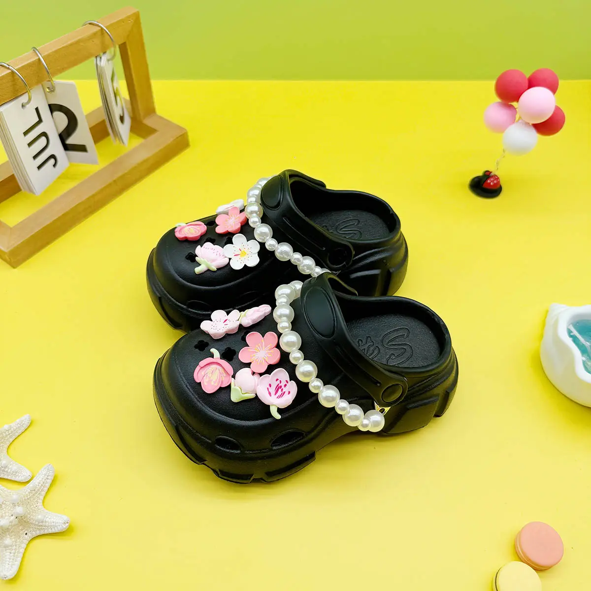 New Style Pearl Chain Cherry Blossom Fashion Versatile Clogs Soft Sole Non-Slip Toe Sandals Boys and Girls Family Slippers 606
