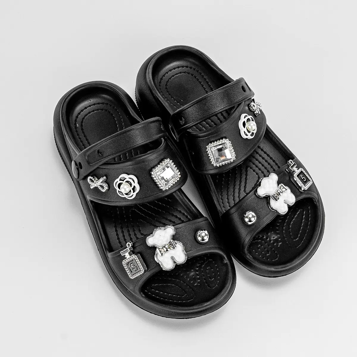 Fashion Popular Family Cartoon Double White Bear Slippers New Flats Bottom Boys and Girls Non-Slip Soft Bottom Sandals 811