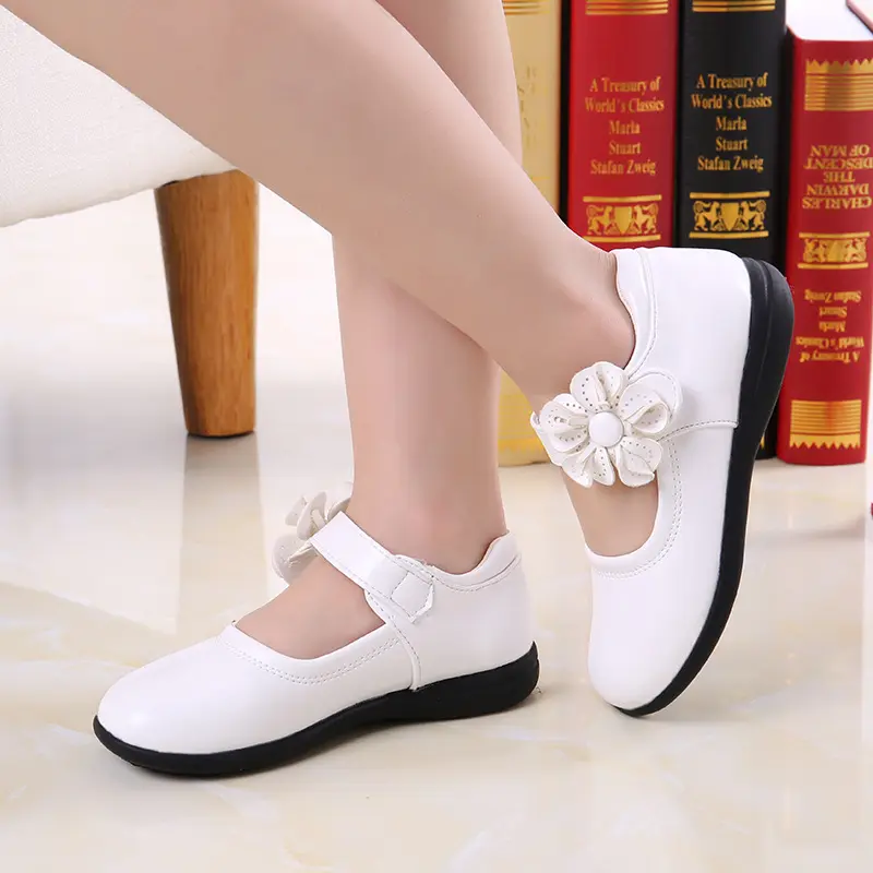 Fashion Girls Shoe Versatile Comfort Leather Shoes New Casual Princess Shoes Soft Soled Non Slip Sandals Middle-aged Kid Loafers