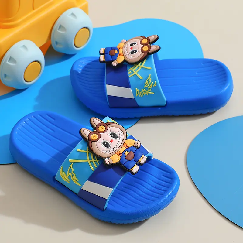 New 2025 upgrade bestseller boys' slipper, cute cartoon design, lightweight and breathable, suitable for indoor and outdoor wear
